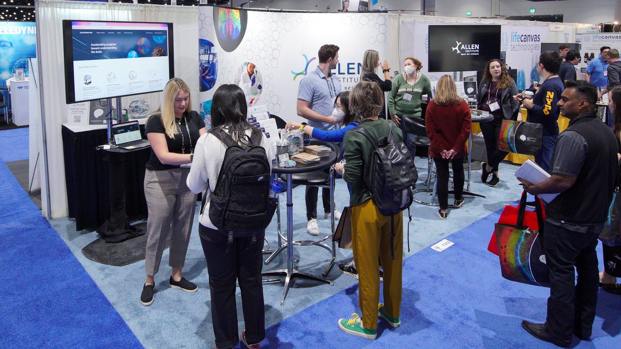 SfN attendees visiting the Allen Institute Booth